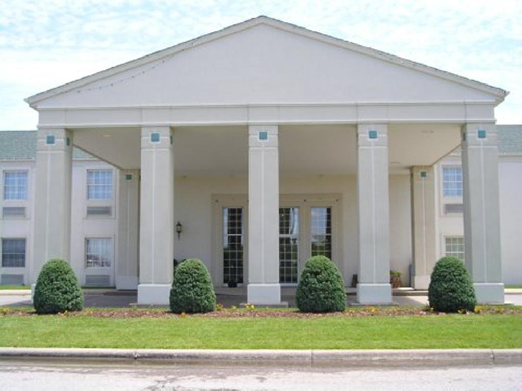 Moberly Inn & Suites Bagian luar foto