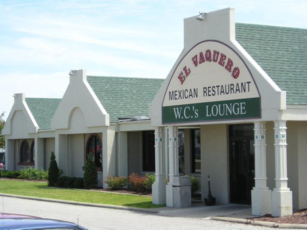 Moberly Inn & Suites Bagian luar foto