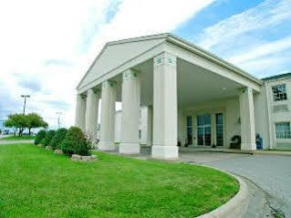 Moberly Inn & Suites Bagian luar foto
